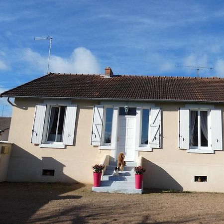 Gite De L Epinette Commentry Exterior photo