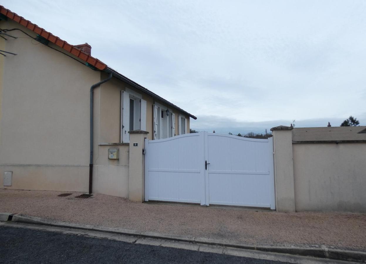 Gite De L Epinette Commentry Exterior photo